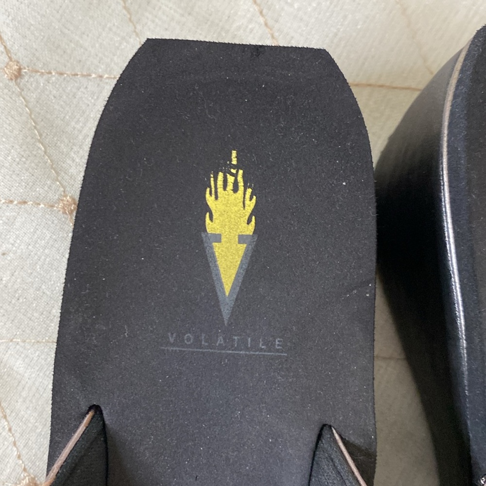 🌻Volatile Sandals🌻 - Picture 3 of 7
